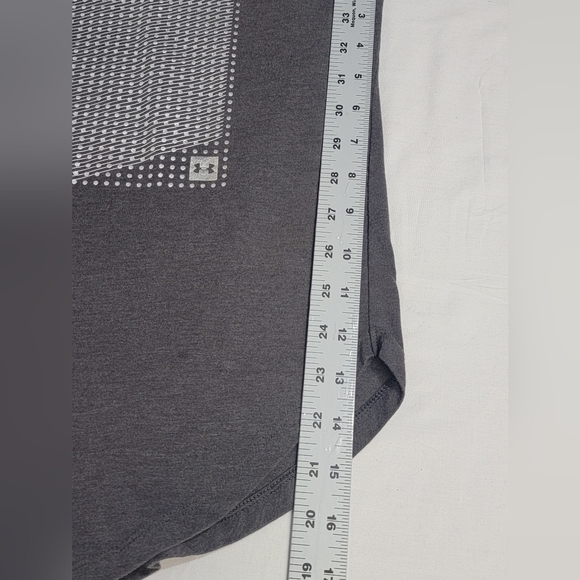 Sale Under Armour Long Sleeve Loose Fit Heatgear Round Neckline Tee size Med - Picture 7 of 7